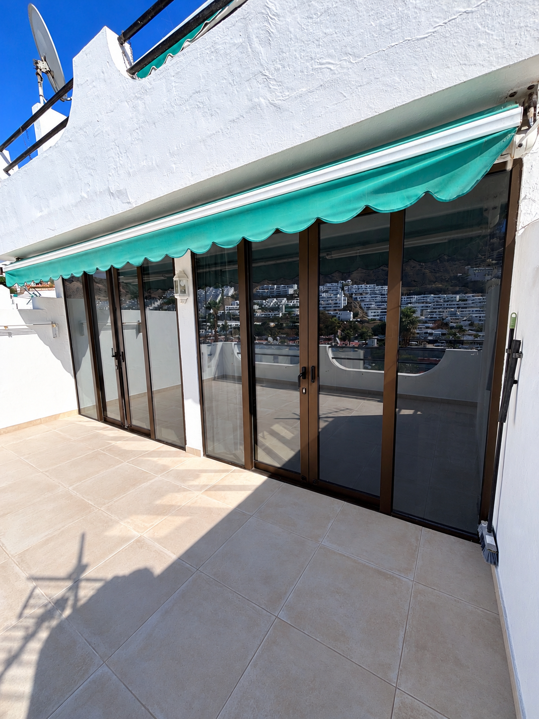 Large glazed sections and new tiles on the terrace in Puerto Rico